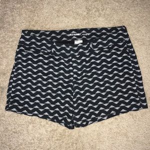 Old Navy pixie shorts size 6